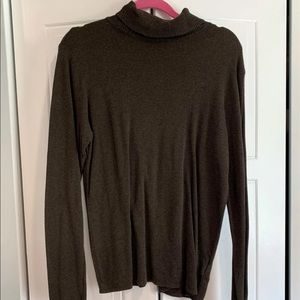 H&M green turtleneck sweater, size Large, NWOT